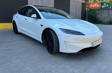 Седан Tesla Model 3 2024 в Кривом Роге