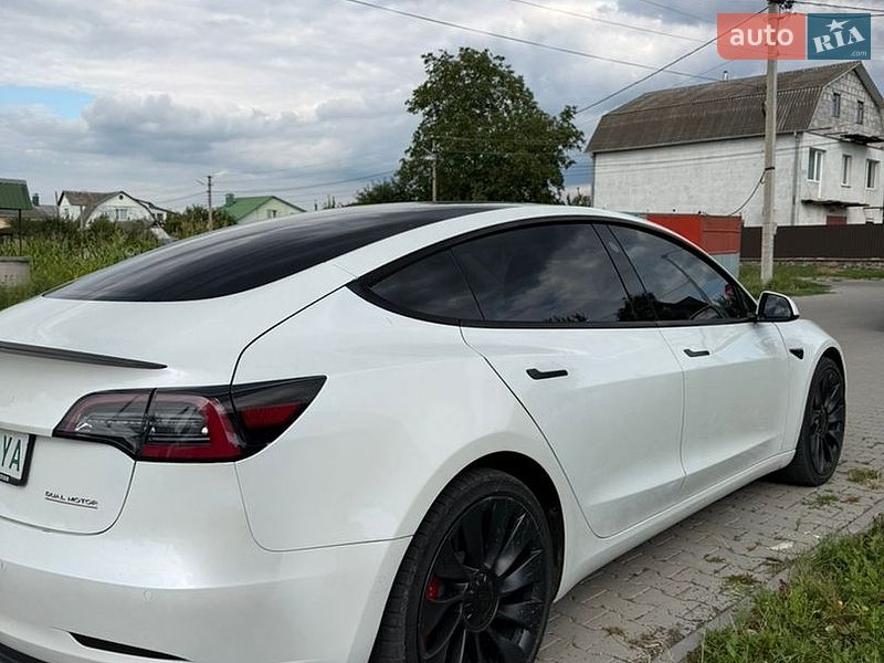 Седан Tesla Model 3 2022 в Хмельницком