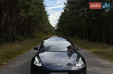 Седан Tesla Model 3 2022 в Киеве фото 7 Седан Tesla Model 3 2022 в Киеве