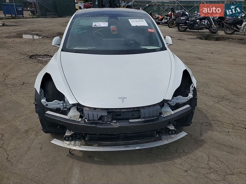Седан Tesla Model 3 2020 в Запоріжжі