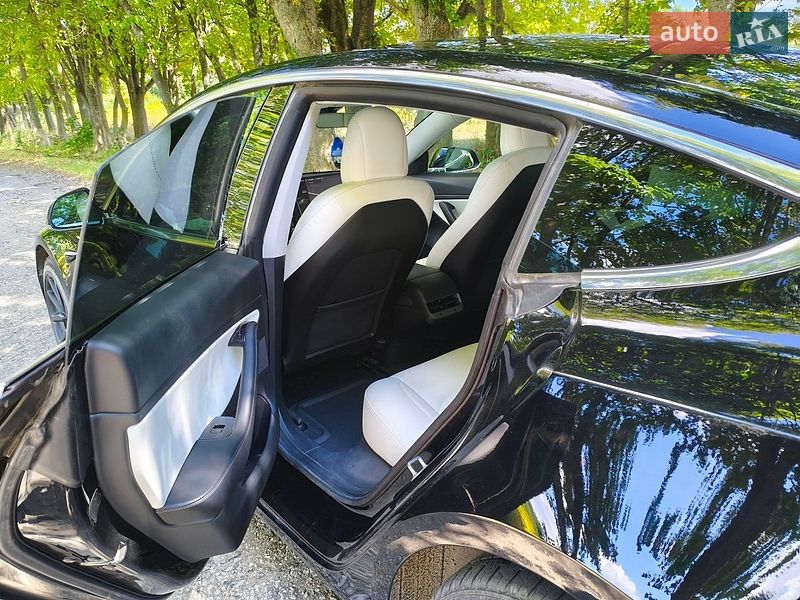 Седан Tesla Model 3 2019 в Немирове