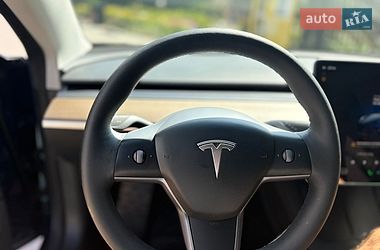 Седан Tesla Model 3 2023 в Кропивницком