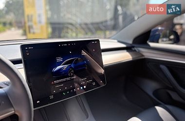 Седан Tesla Model 3 2023 в Кропивницком