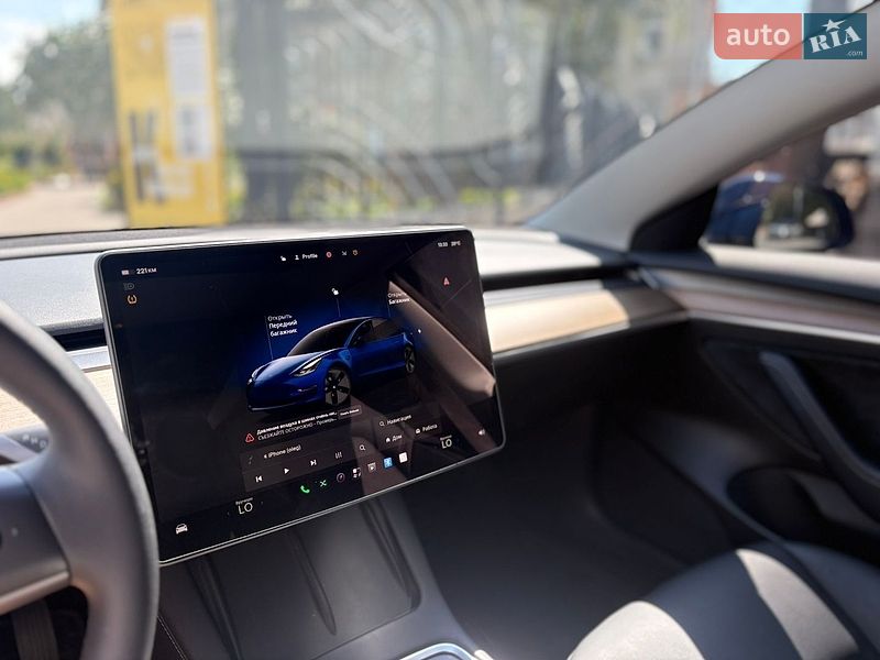 Седан Tesla Model 3 2023 в Кропивницком