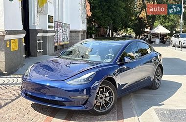 Седан Tesla Model 3 2023 в Кропивницком