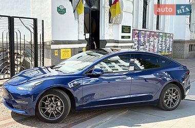 Седан Tesla Model 3 2023 в Кропивницком