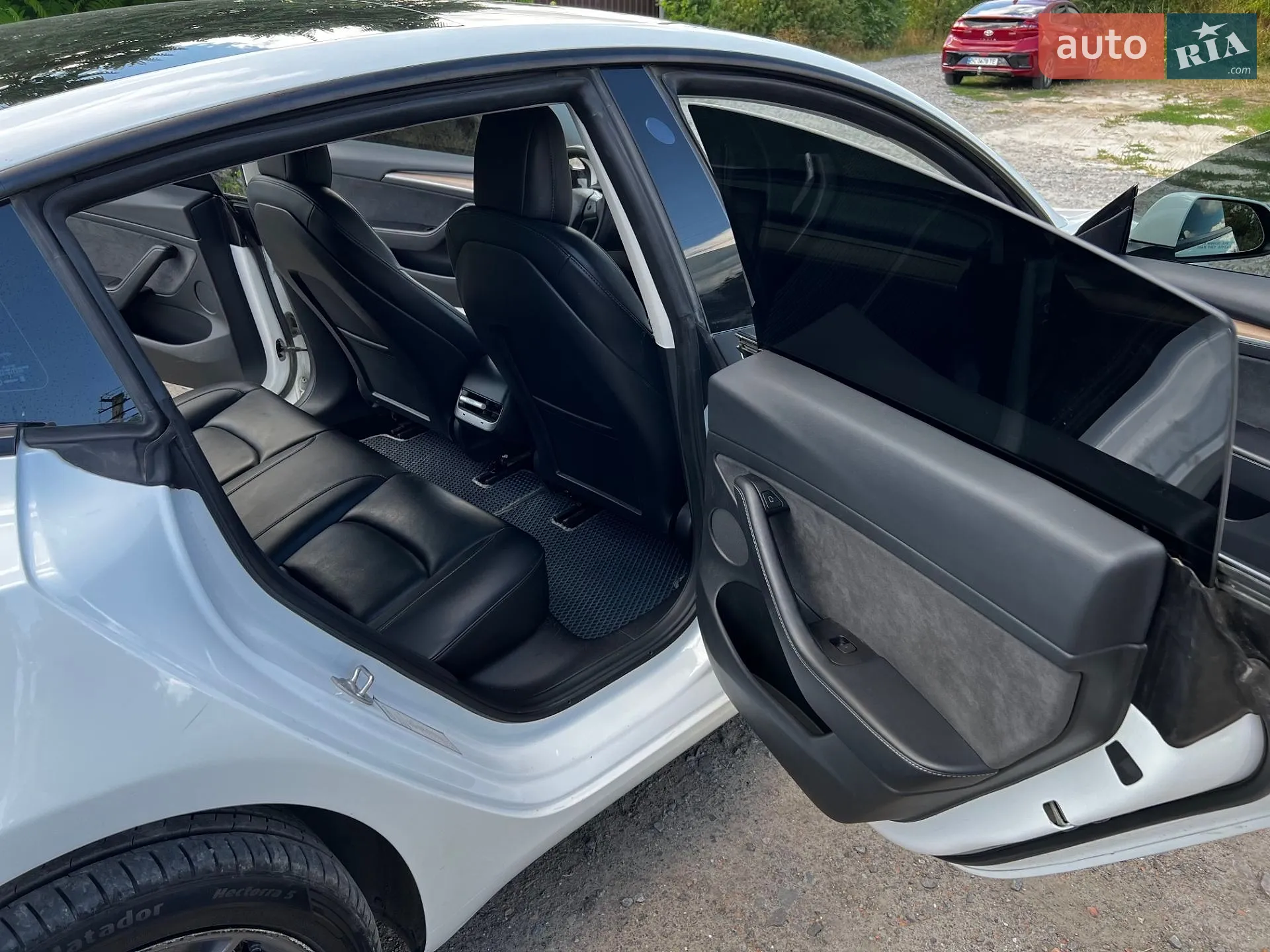 2022 Tesla Model 3 - мініатюра 13