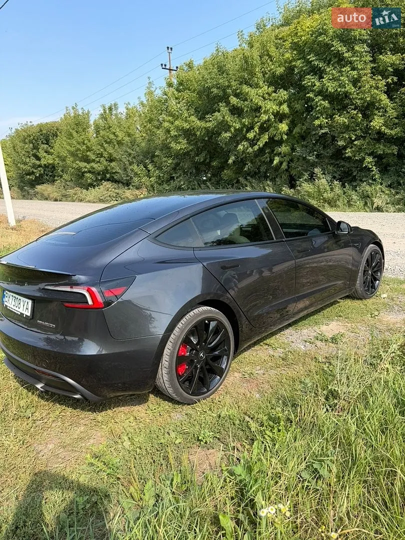 2025 Tesla Model 3 - мініатюра 4