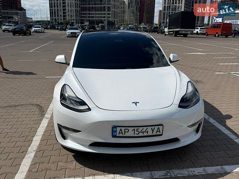 Tesla Model 3 2021