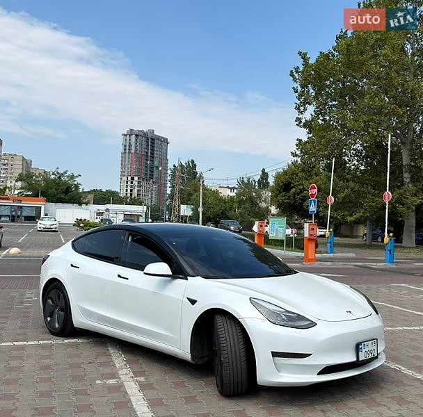 Tesla Model 3 2021