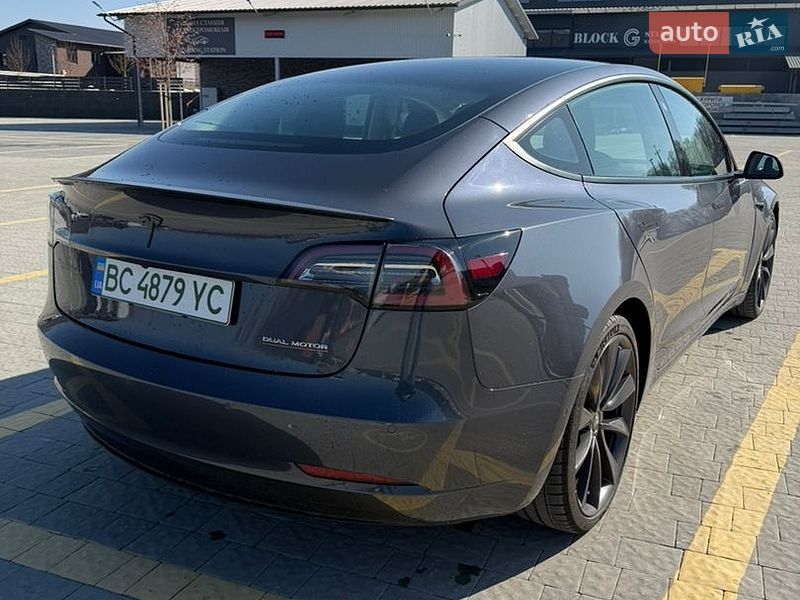 Седан Tesla Model 3 2020 в Львове