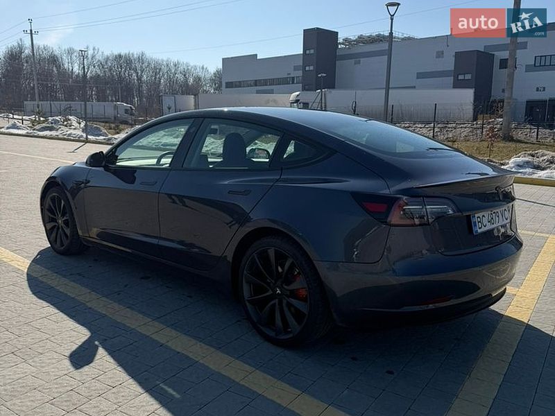 Седан Tesla Model 3 2020 в Львове