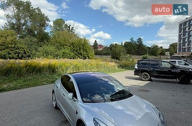 Седан Tesla Model 3 2018 в Рівному