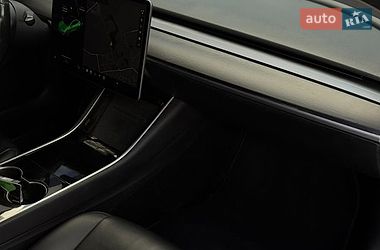 Седан Tesla Model 3 2018 в Рівному