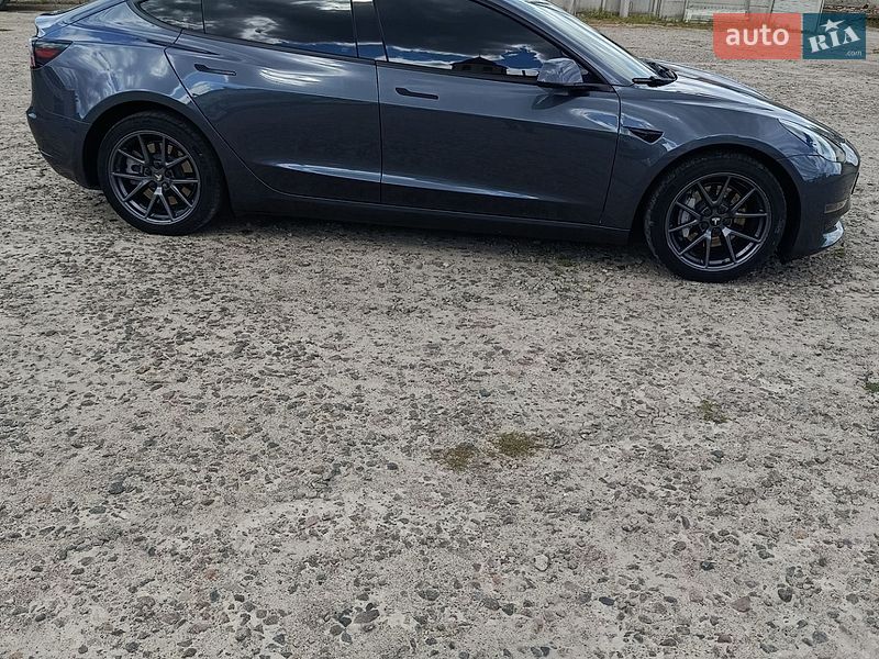 Седан Tesla Model 3 2022 в Львові
