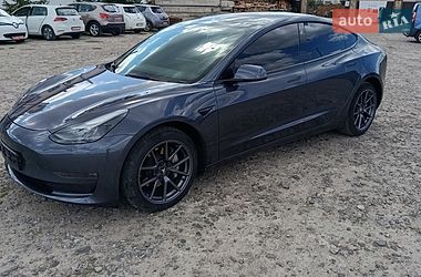 Седан Tesla Model 3 2022 в Львове