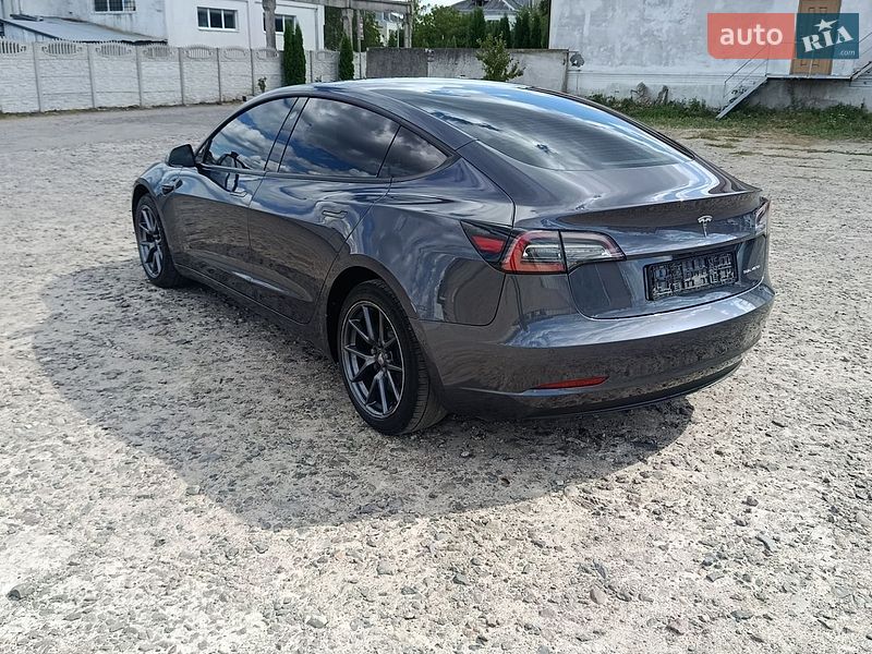 Седан Tesla Model 3 2022 в Львові