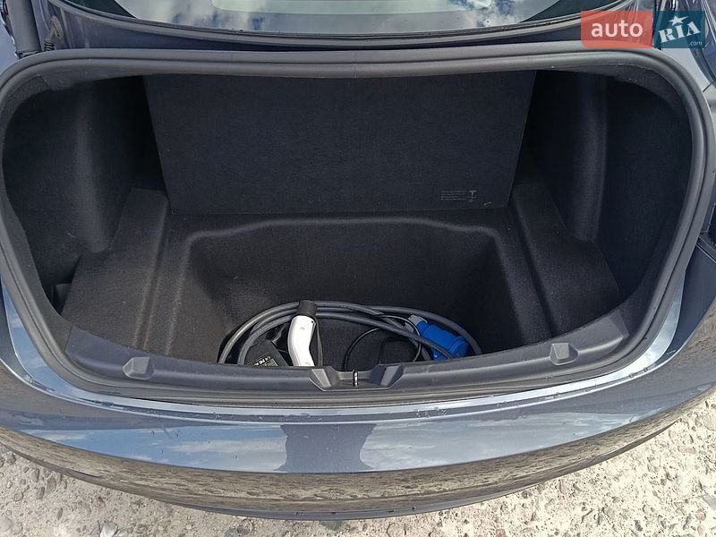 Седан Tesla Model 3 2022 в Львові