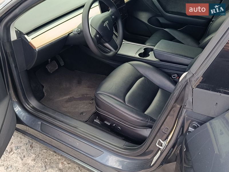 Седан Tesla Model 3 2022 в Львові