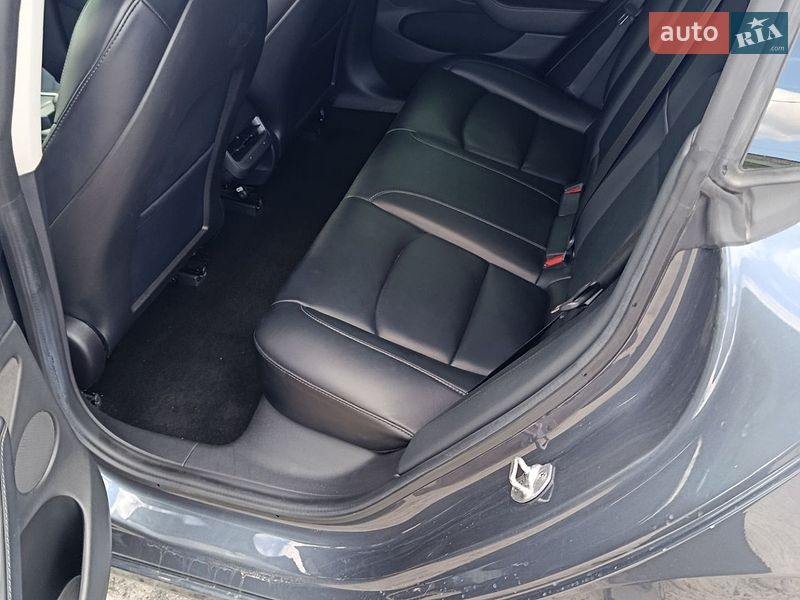 Седан Tesla Model 3 2022 в Львові