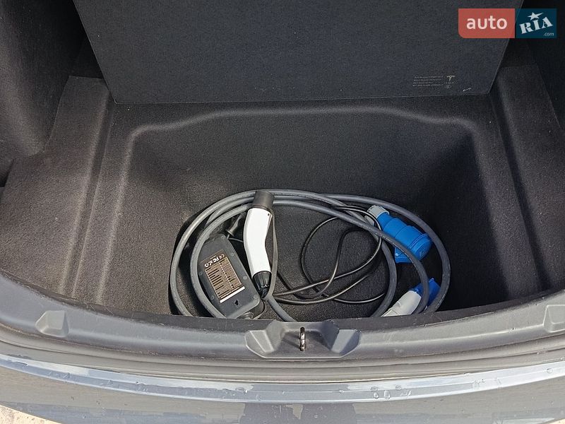 Седан Tesla Model 3 2022 в Львові