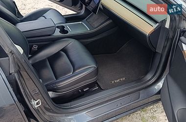 Седан Tesla Model 3 2022 в Львові