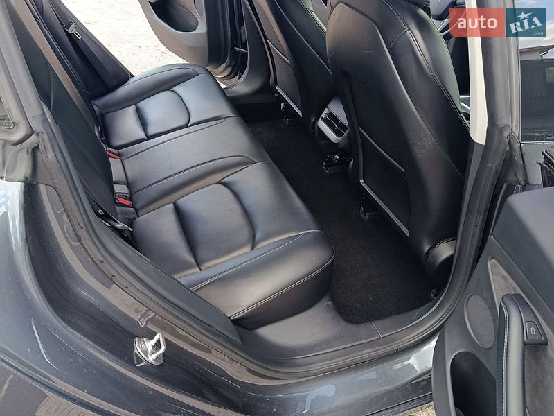 Седан Tesla Model 3 2022 в Львові