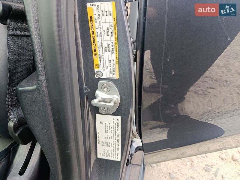 Седан Tesla Model 3 2022 в Львові