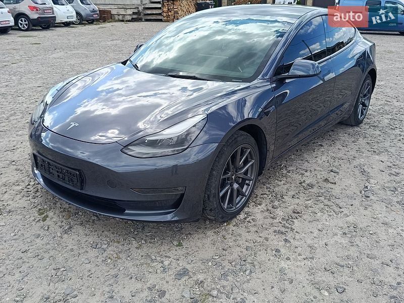 Седан Tesla Model 3 2022 в Львові