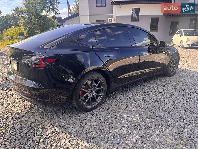Седан Tesla Model 3 2018 в Львове