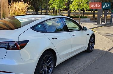 Седан Tesla Model 3 2023 в Киеве
