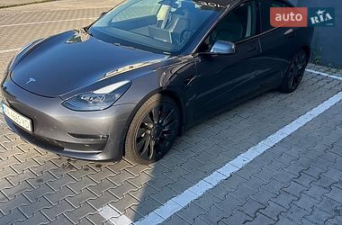 Седан Tesla Model 3 2020 в Киеве