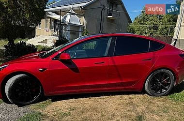 Седан Tesla Model 3 2019 в Чернівцях
