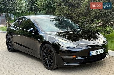 Седан Tesla Model 3 2021 в Киеве
