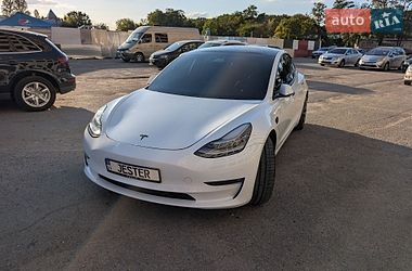 Седан Tesla Model 3 2020 в Тернополе