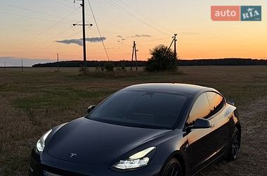 Седан Tesla Model 3 2022 в Киеве фото Седан Tesla Model 3 2022 в Киеве