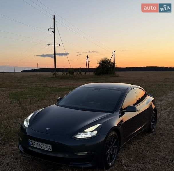 Седан Tesla Model 3 2022 в Киеве фото Седан Tesla Model 3 2022 в Киеве