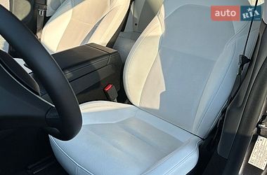Седан Tesla Model 3 2024 в Виннице