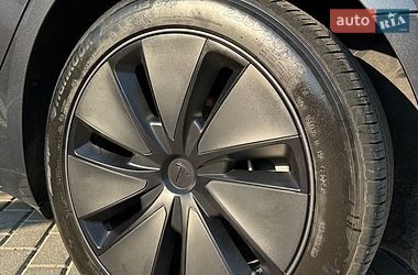Седан Tesla Model 3 2024 в Виннице