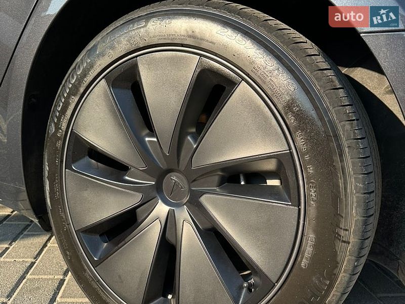 Седан Tesla Model 3 2024 в Виннице