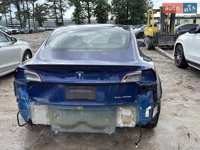 Седан Tesla Model 3 2022 в Ставище