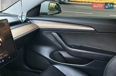 Седан Tesla Model 3 2023 в Николаеве