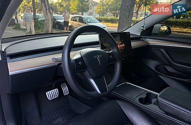 Седан Tesla Model 3 2023 в Николаеве