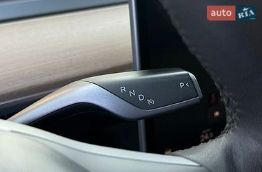 Седан Tesla Model 3 2023 в Николаеве