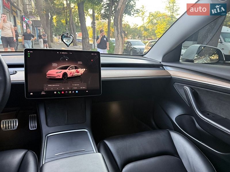 Седан Tesla Model 3 2023 в Николаеве