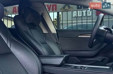 Седан Tesla Model 3 2023 в Николаеве