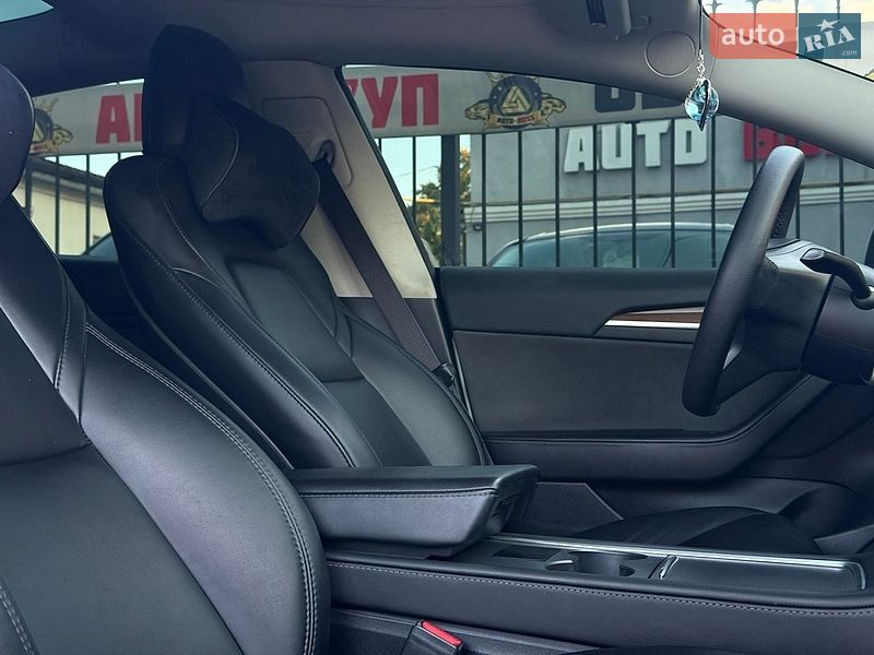 Седан Tesla Model 3 2023 в Николаеве