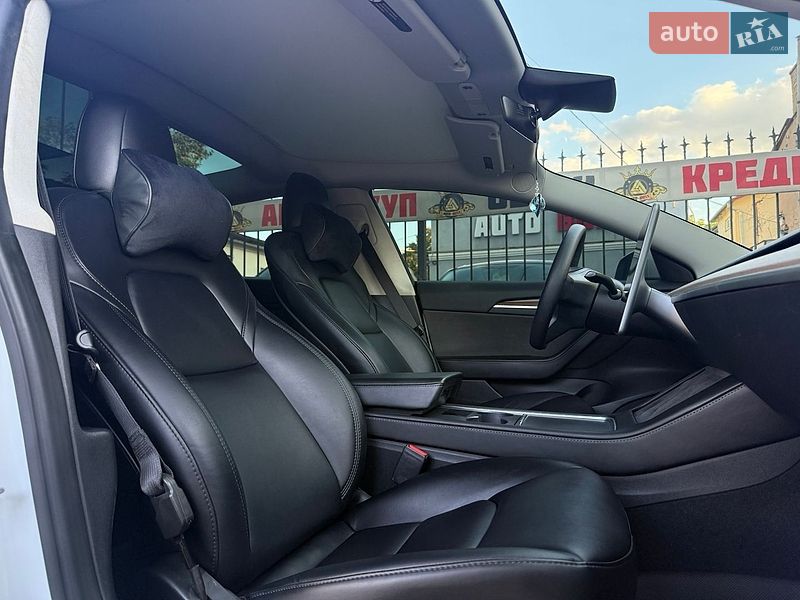 Седан Tesla Model 3 2023 в Николаеве