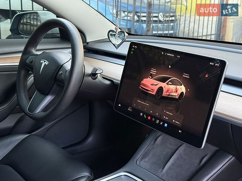 Седан Tesla Model 3 2023 в Николаеве