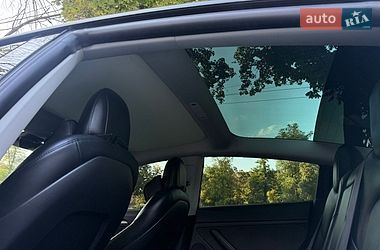 Седан Tesla Model 3 2023 в Николаеве